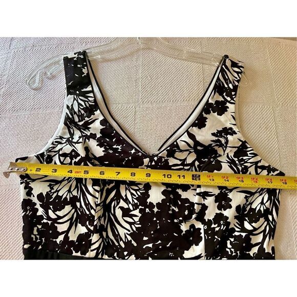B. Smart Sleeveless Floral Dress W/Side Pockets Size 12 Black & White See Detail - Picture 5 of 8